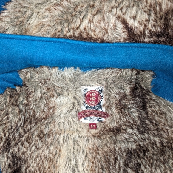 Three Stones Coat - Fleece & Faux Fur - Picture 3 of 10